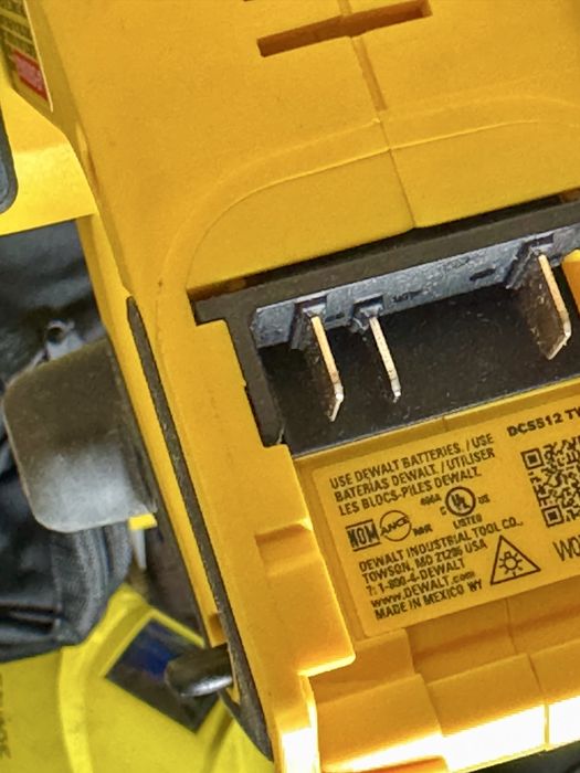Дисковая пила Dewalt DCS512, 12 вольт, пчёлка