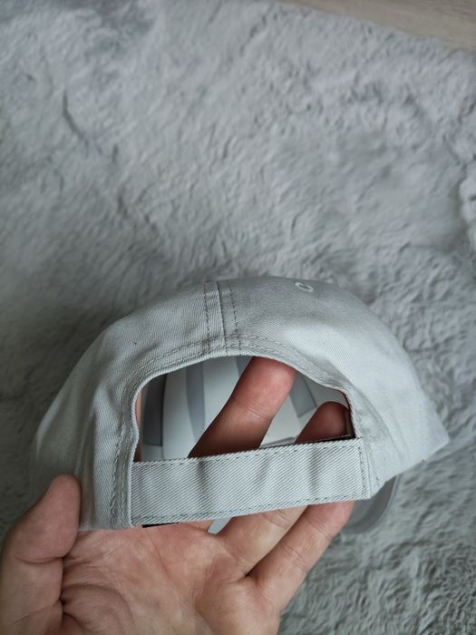 Hugo Men X șapcă unisex culoare gri deschis cu logo roșu mărime universa noua originala