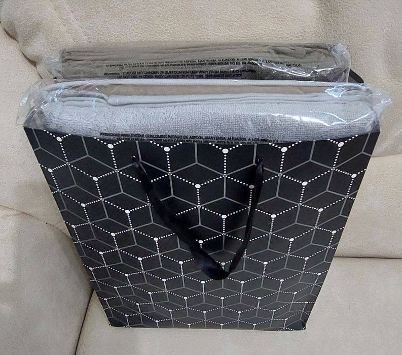 2 бр.НОВИ Луксозни хавлии 70/140,100% памук и Рекламни на"Shell" 50/70