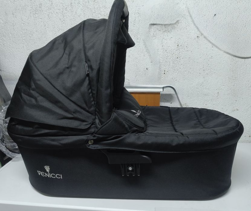 Cărucior Venicci 3 în 1