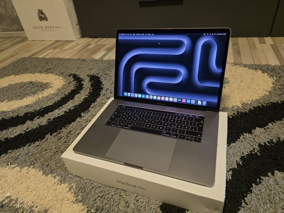 MacBook Pro 15 Touchbar Retina