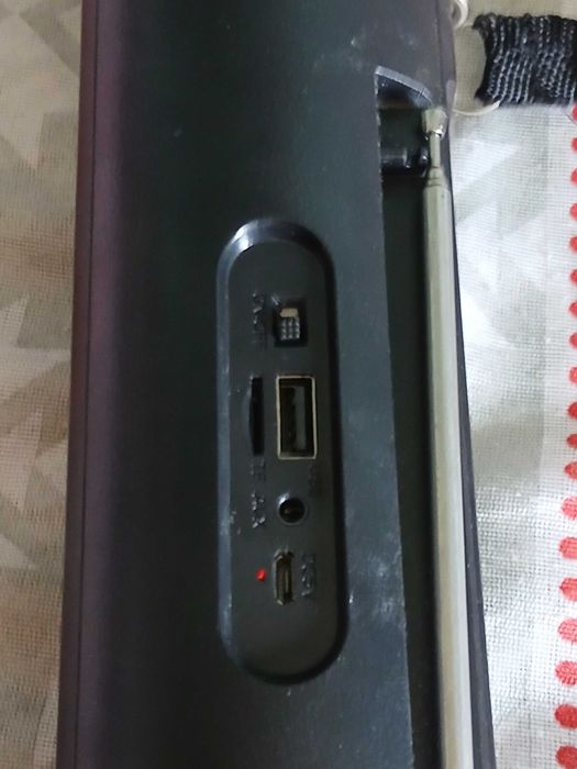 Radio, mp3 cu panou solar si bluetooth