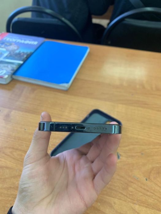 Продам айфон 12про