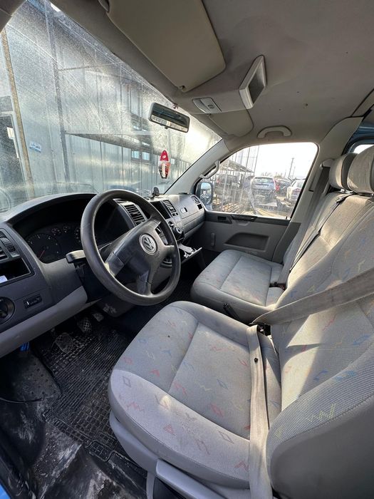 Dezmembram Volkswagen T5 2006 2.5tdi AXD Manual 6 trepte