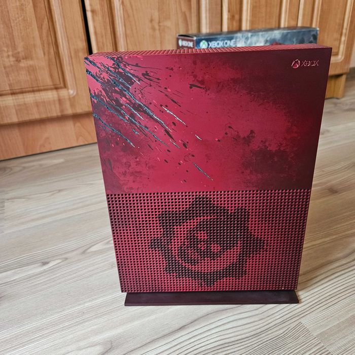 XBOX ONE S 2TB Gears of War 2 игри 2 джойстика PS5 PS4 PlayStation 4 5