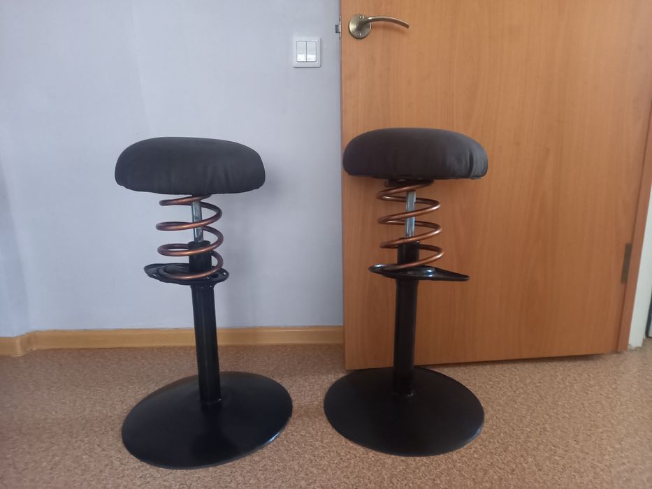 Продам пару барных стульев