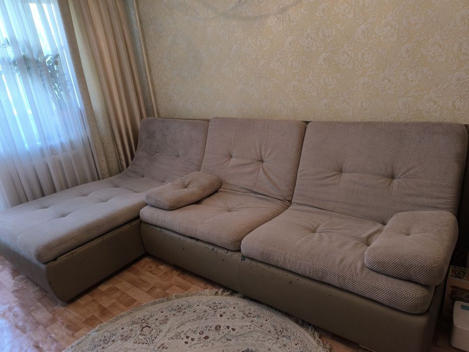 Диван угловой б/у