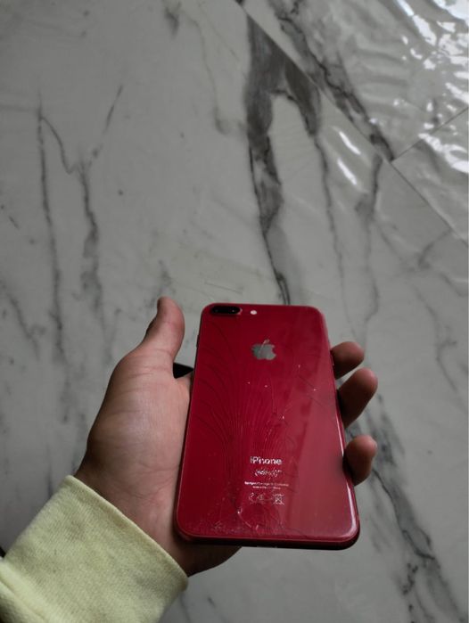 Iphone 8 plus в хорошем состояние