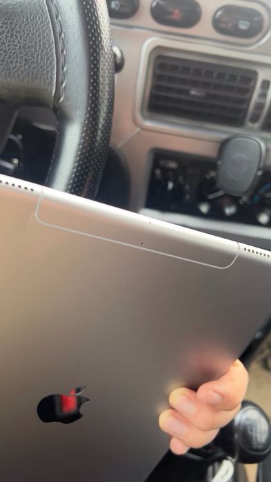 iPad Pro 10.5 Cellular