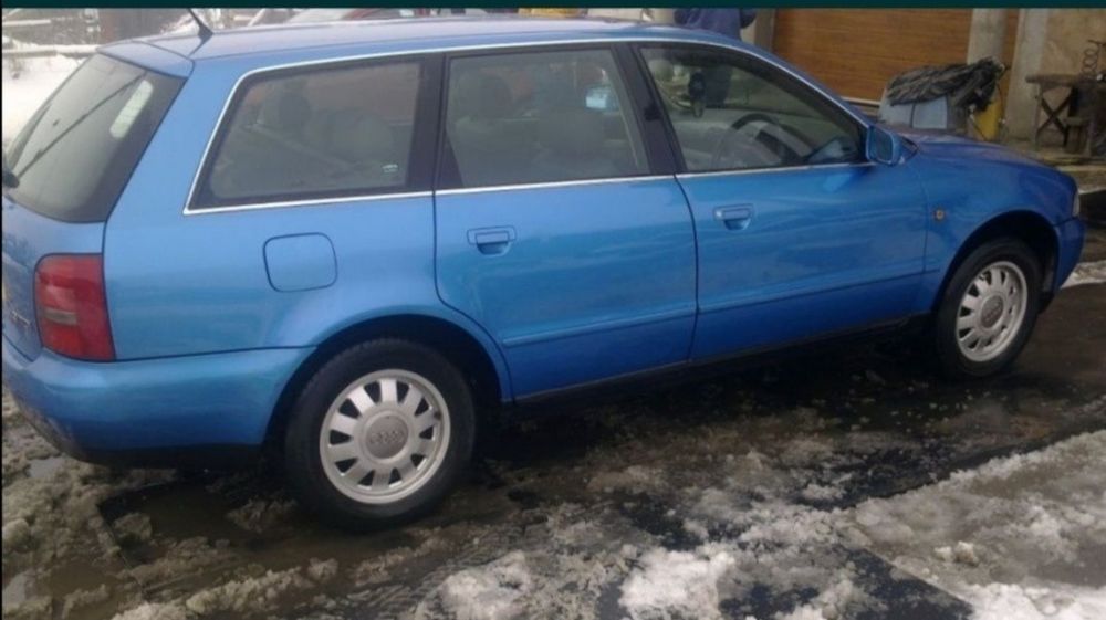 Ușa portiera stânga dreapta Audi a4 b5 break albastru cod culoare LY5T