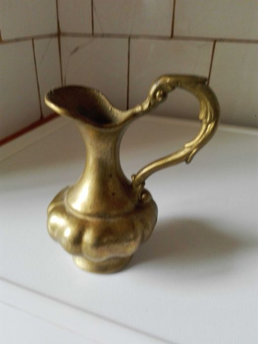 Съдове от цветен метал.