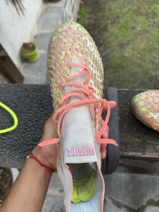 Бутонки Adidas Predator.