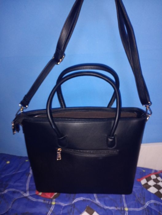 Дамска чанта чисто нова