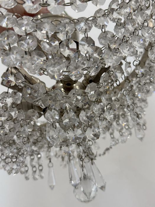 Хрустальная люстра
