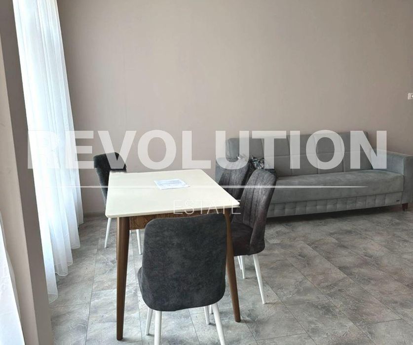 Дава се под наем Тристаен апартамент в Варна, Бриз - 65 кв.м за 1200 € - Снимка #1