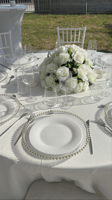 Inchiriem mese complet echipate pentru evenimente