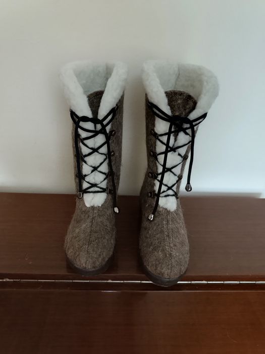 Срочно продам сапоги- валашки 36 размер