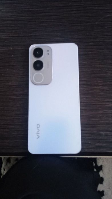Продам телефон vivo y 19s