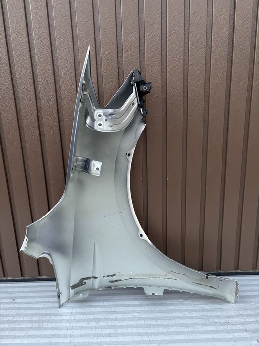 Aripa st / dr •vw Touran  5T • cod de culoare LA7W•2015-2020•