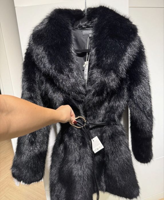 Geaca virala zara cu blana si curea