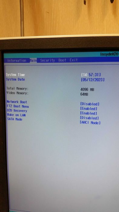 Laptop ACER Aspire E1-530G - РАБОТЕЩ ! - за ремонт или за части ...