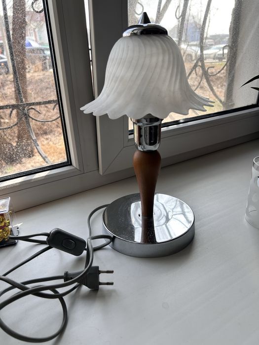 Светильник настольный