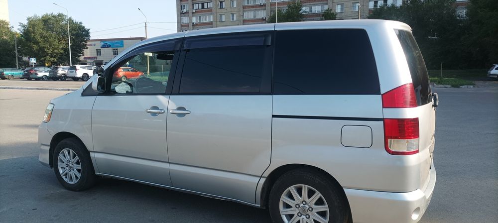 Продам Тойота ноах