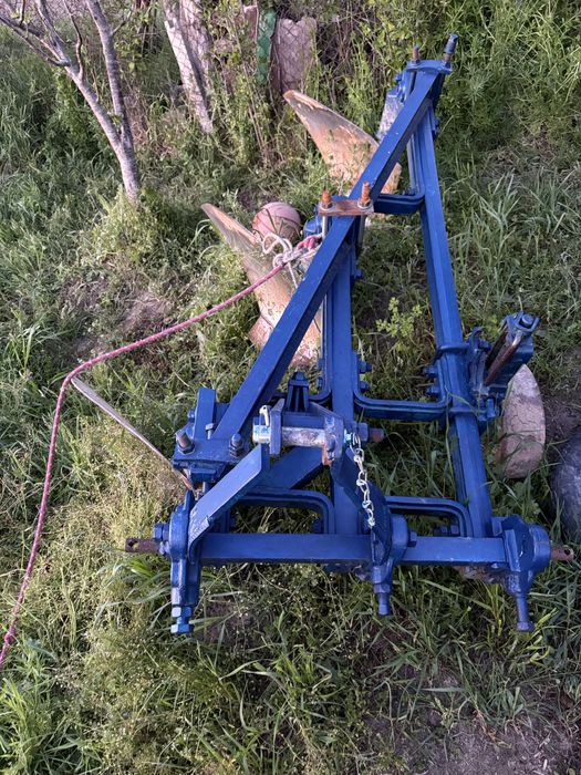 Tractor u 650 cu disc si plug