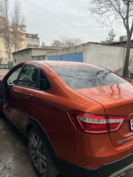 Lada vesta sotiladi srochna