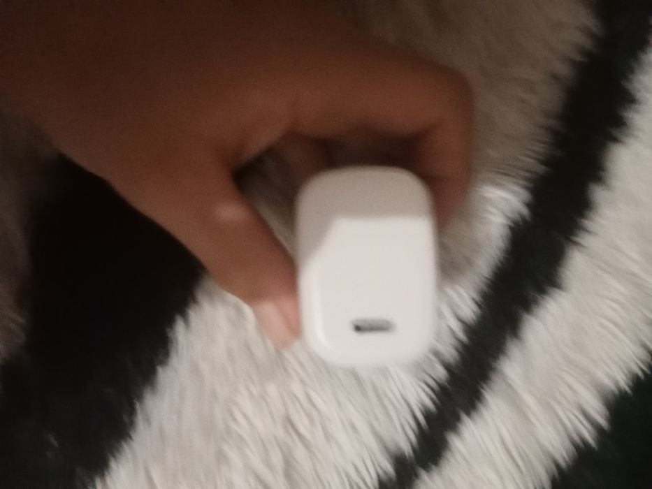 Продаю блок зарядки обсолютно новая