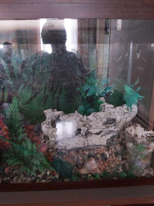 Продам аквариум на 100 литров