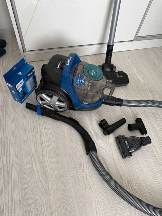 Прахосмукачка Philips 5000 series 900W + нови филтри