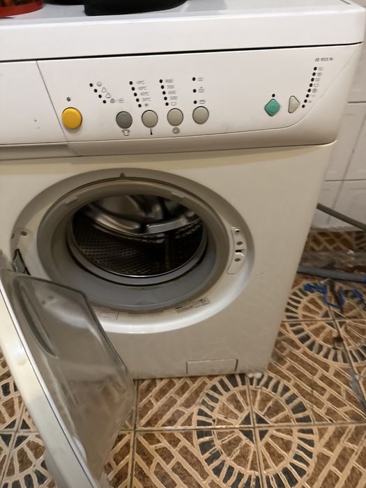 Продам стиральную машинку