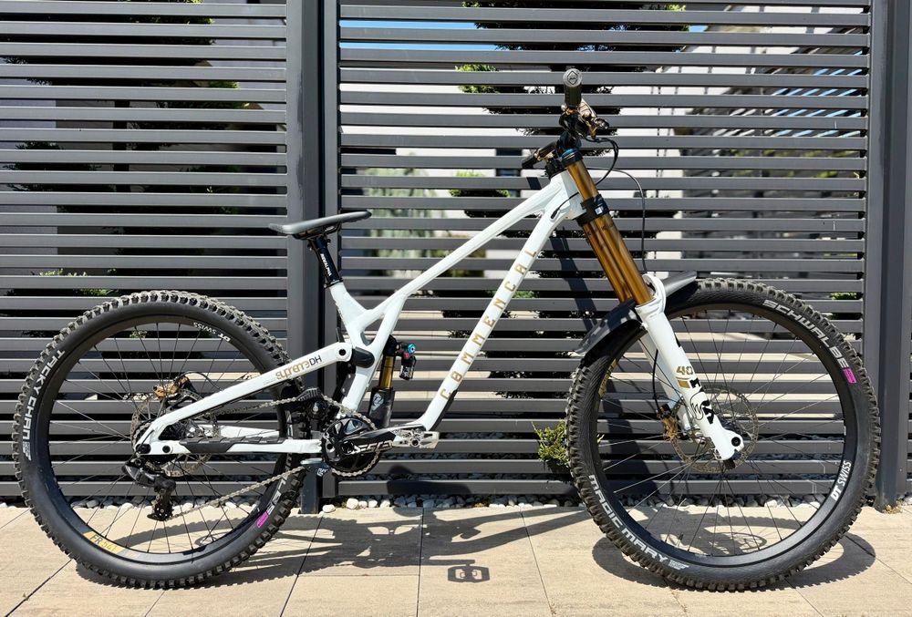 Bicicleta Commencal Supreme DH V5 Signature LTD 2026