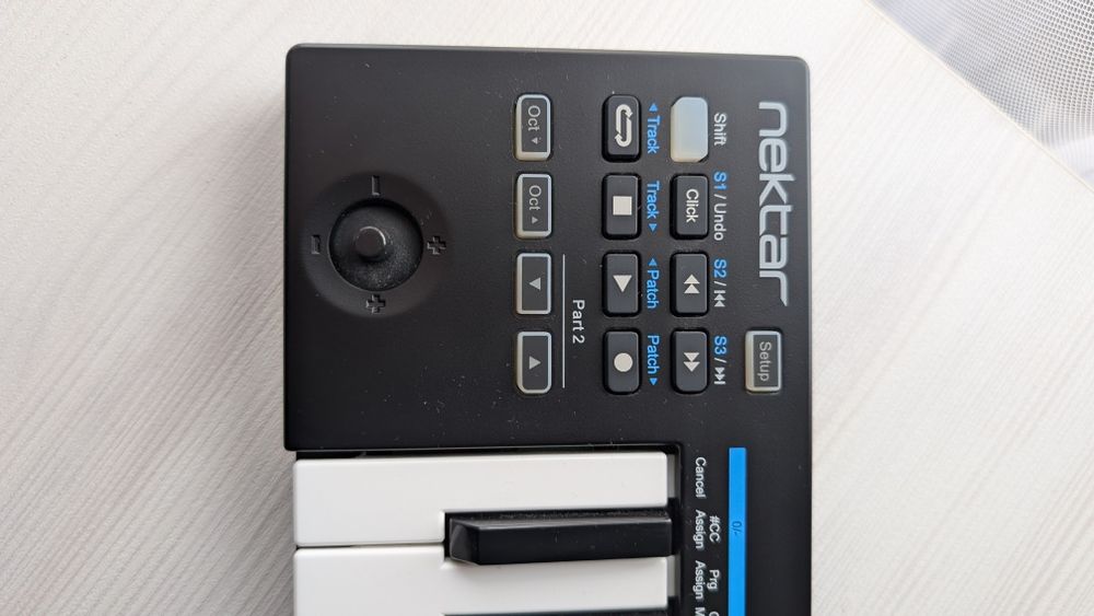 Nektar GX mini (midi-контроллер)