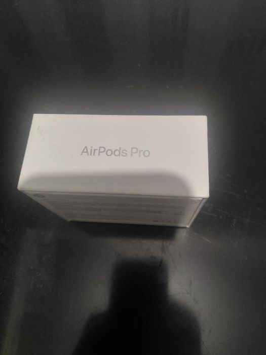 Продам новый оригинал airpods pro 3