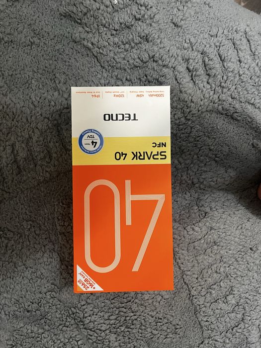 Продаю телефон Tecno spark 40