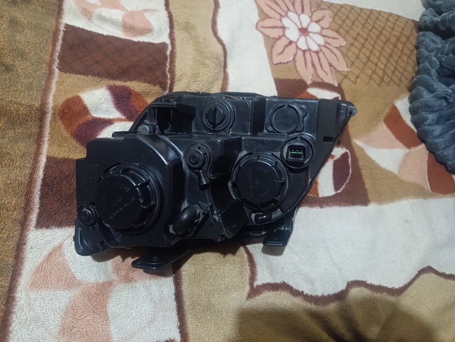 Фара на кия Mohave