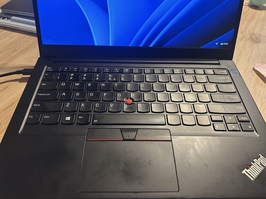 Laptop i5 Gen 11, 16GB RAM, SSD 512GB – stare foarte bună
