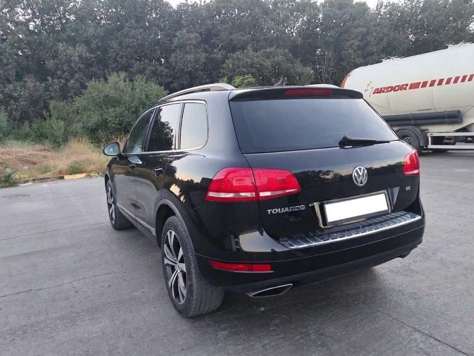VW Touareg 2013 cu suspensie pneumatică