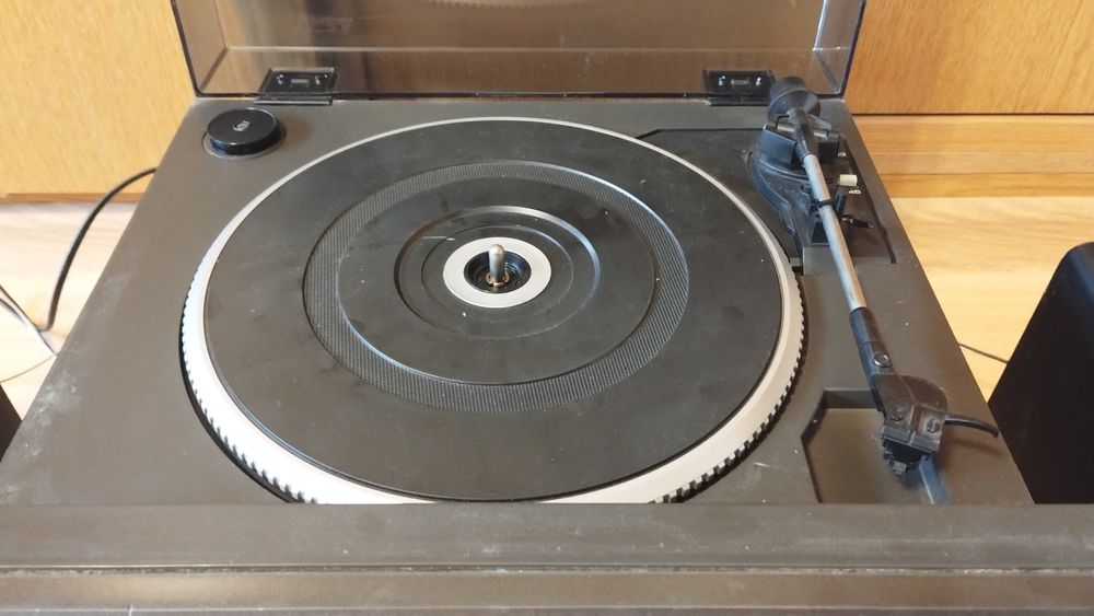 radio cu pickup Schneider cu boxe