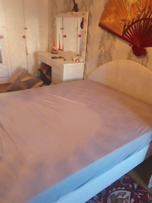 Продам спальный гарнитур