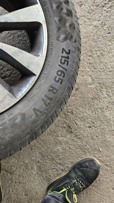 4 бр. 215 65 17 летни гуми Continental  Premium Contact 6