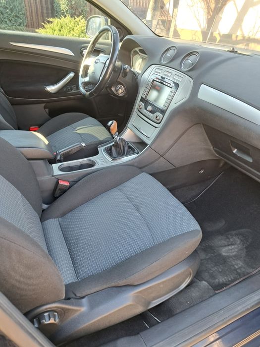 Autoturism FORD MONDEO