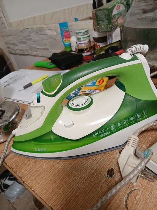 Fier de calcat cu aburi