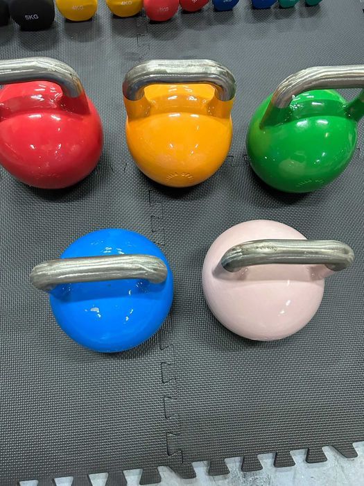 Pachet Kettlebell Competitie - 104 KG: 8 + 12 + 24 + 28 + 32 kg