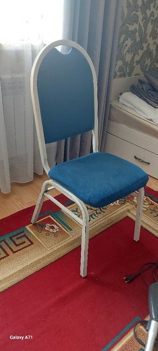 Продам стулья для столовой.6шт