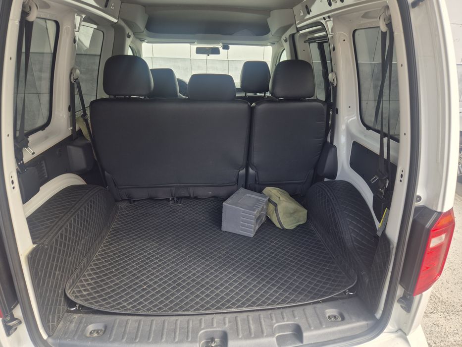 WV Caddy Combi 4