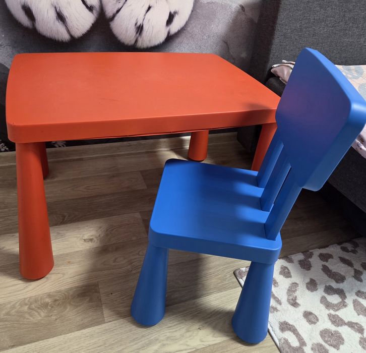 Продам детский стол