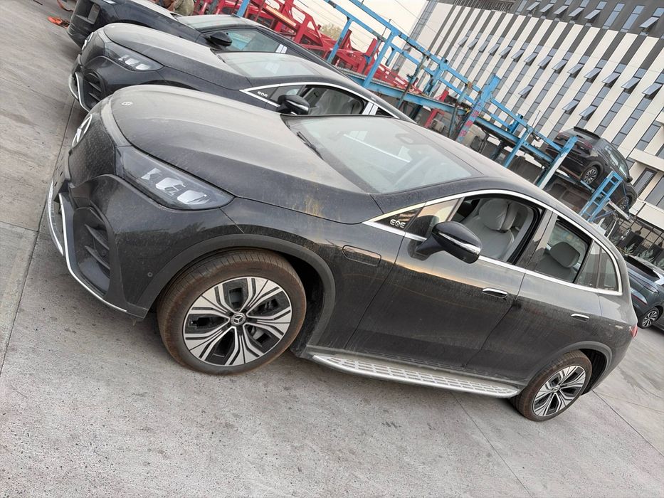 Mersedez Benz EQE 500 Suv
Masla
